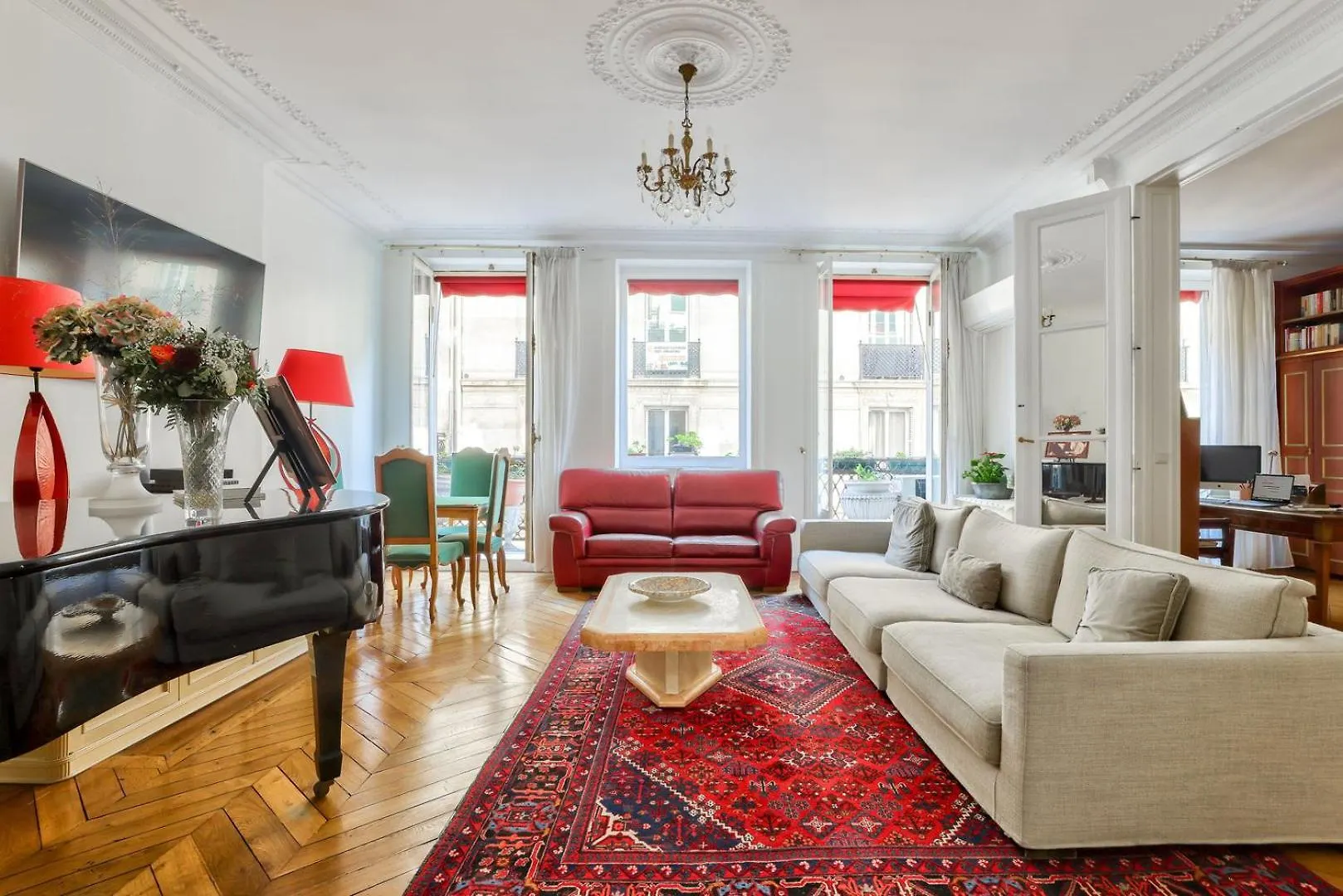 A Prestigious Location In Paris contacts