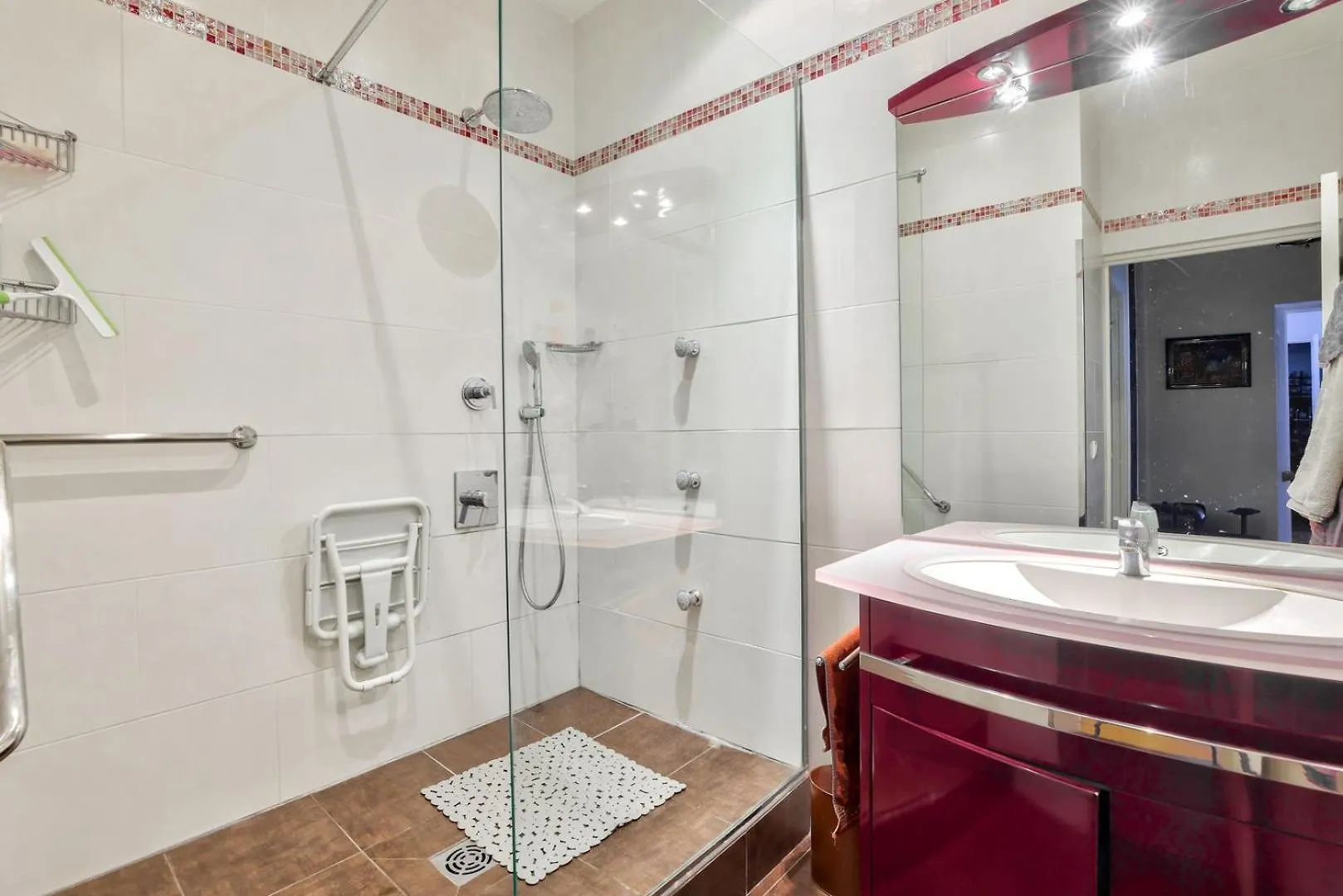 A Prestigious Location In Paris Apartment